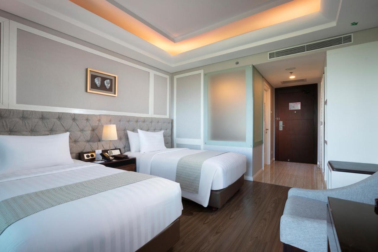 होटल Wyndham Panbil Batam