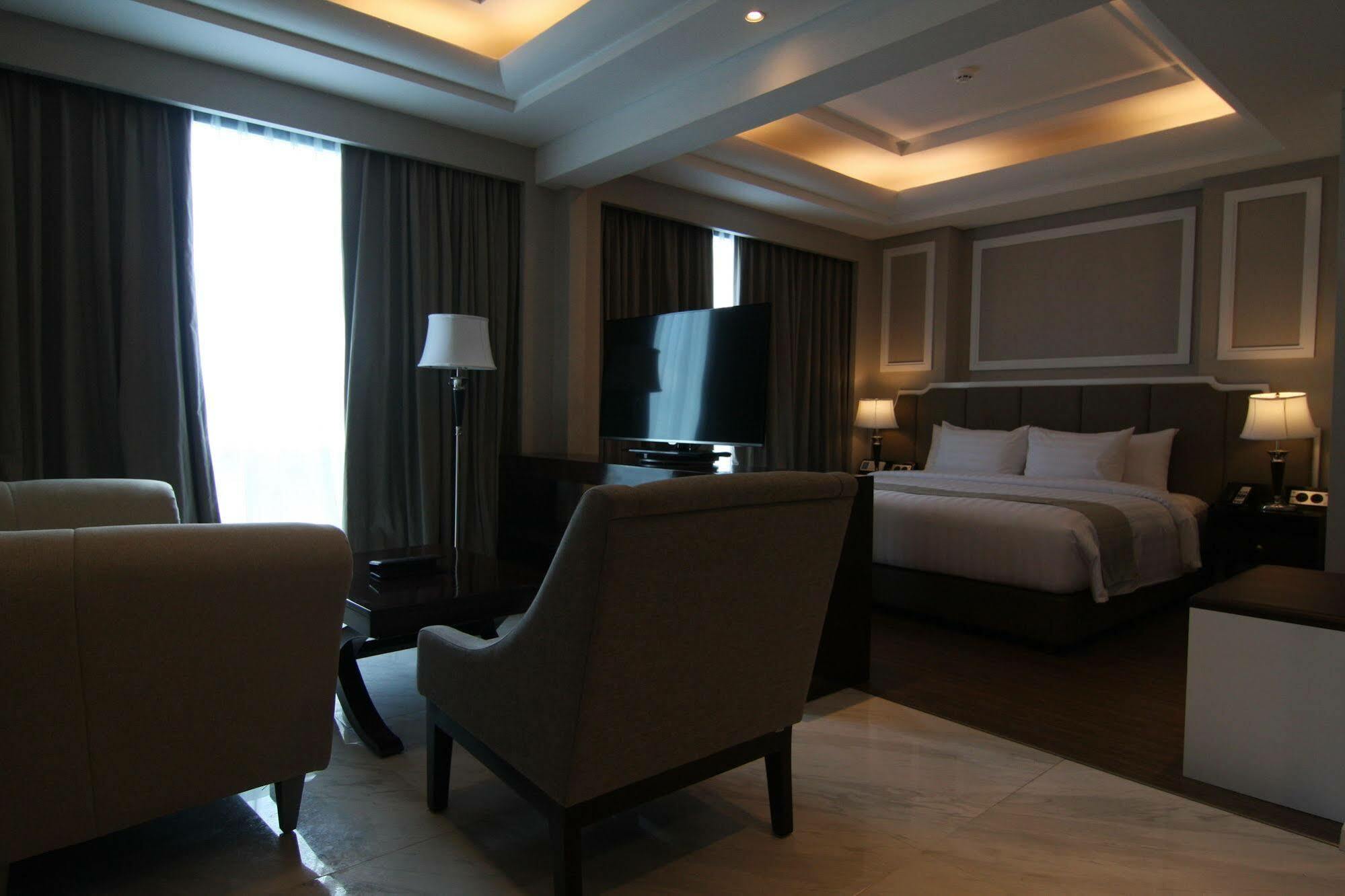 Western Premier Panbil Hotel 5*